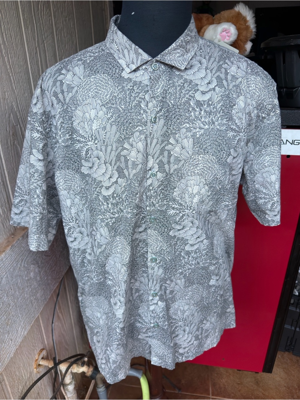 PreOwned Tori Richard Hawaiian Print Gray Full Button Men's XL